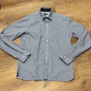 Van Heusen Never Tuck Men's Blue Patterned Dress Shirt Small 14 - 14 1/2